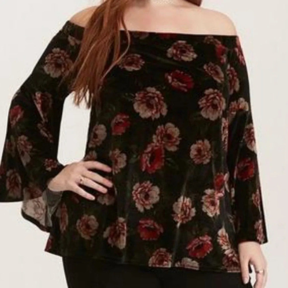 Torrid Floral Print Velvet Off Shoulder Bell Sleeve Top Size‎ 4X Black Floral - Picture 1 of 14